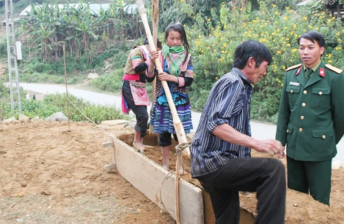 Người rình bắt "ma"