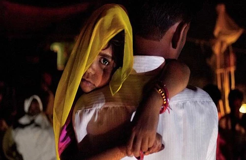 Xót xa những bé gái bị ép bán non làm vợ 