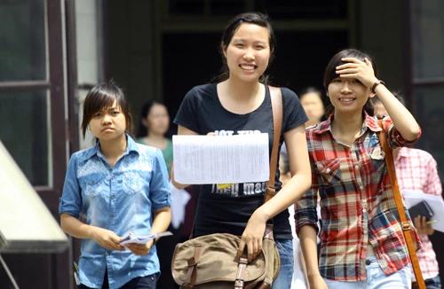 Nghi vấn lộ đề thi môn Toán trên Facebook