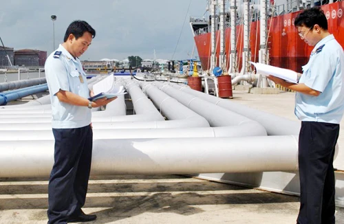 Tạm nhập - tái xuất: Lỗ hổng khó bịt 