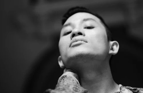 Ca sĩ Tùng Dương: Nghệ thuật sợ những người giả điên 