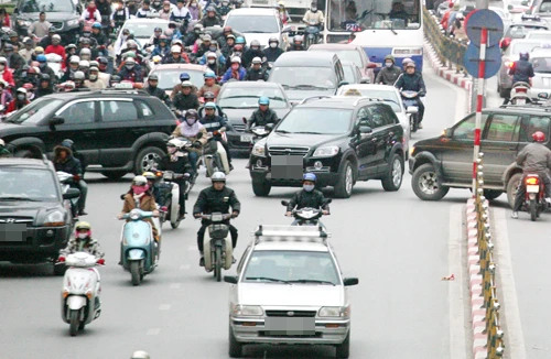 Đề xuất cấm ô tô cá nhân vào trung tâm 