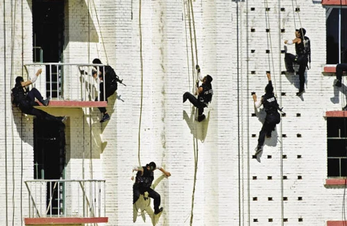 Trụ cột ngăn chặn khủng bố