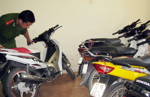 Nghênh ngang “cưỡi” xe ăn trộm