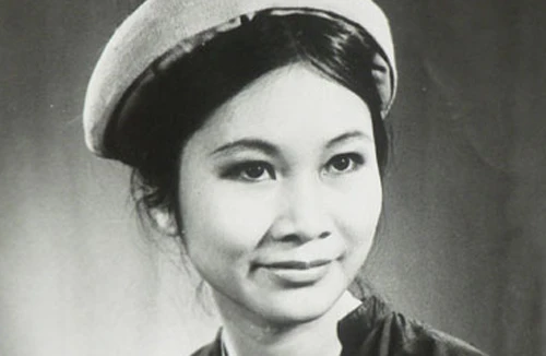 Từ nét mộc mạc đến “Ngày ấy bên sông Lam”... 