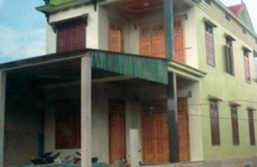 Nhà “lâm tặc” bị ném mìn 