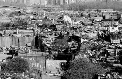 Nghịch cảnh ở “thôn phế thải”