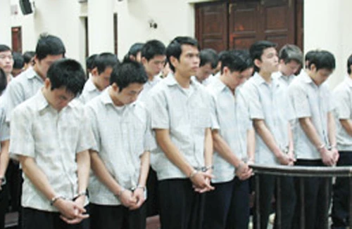 Hãi hùng “dịch vụ” đòi nợ thuê: Liên minh ma quỷ 