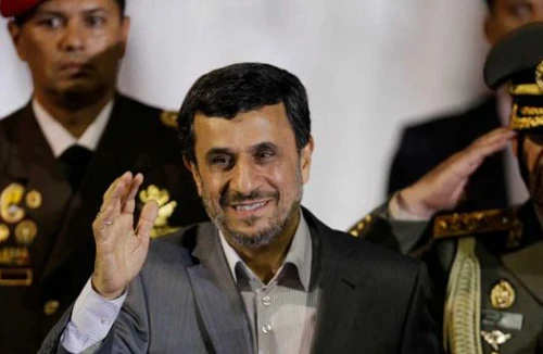 Eo biển Hormuz vẫn “nóng”