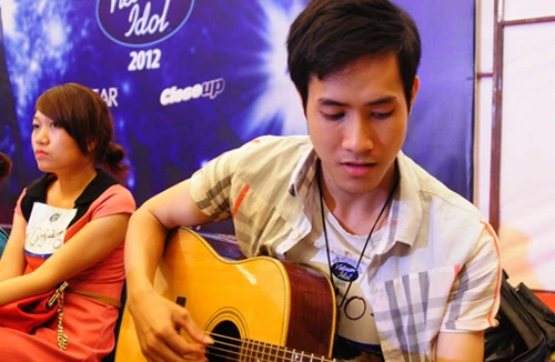 Cuộc thi tìm kiếm “Thần tượng âm nhạc Việt 2012”: Chuyện ngoài giờ lên sóng 