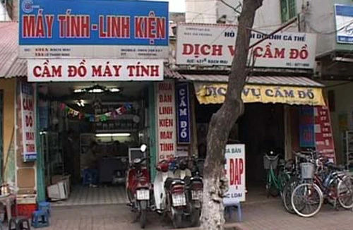 Nhộn nhịp “chợ cầm đồ” cuối năm