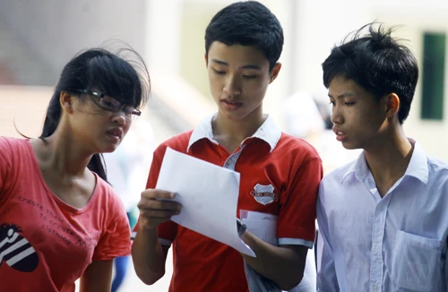 Tuyển sinh ĐH, CĐ 2012: Chưa có phiếu báo điểm, nháo nhác 