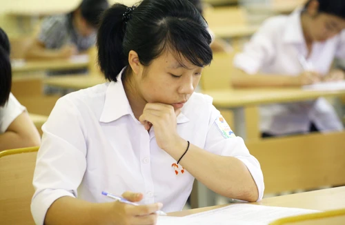 Bùng nổ tranh luận đề thi ĐH môn Văn