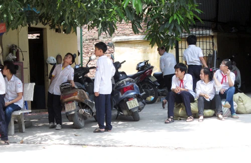 Phải quản chặt học sinh ngoài giờ lên lớp