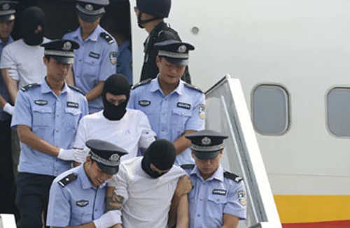 Dẫn giải 37 tội phạm người Trung Quốc từ Angola 