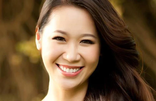 Bàn chuyện "chân dài" và "đại gia"