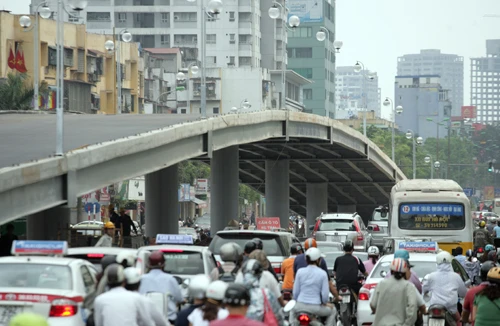 Gần 2.000 tỷ đồng giảm ùn tắc giao thông: Mơ hồ mục tiêu