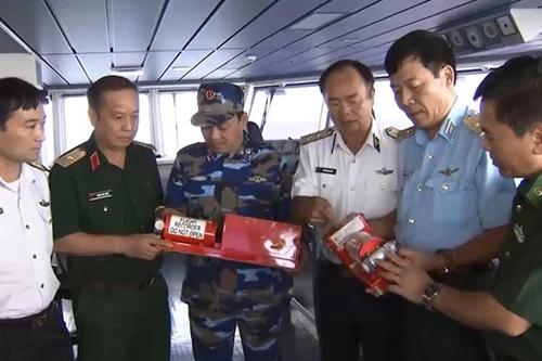 Thêm hình ảnh về việc trục vớt hộp đen và thi thể thành viên CASA-212