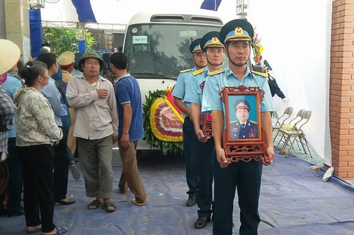 Xúc động tiễn đưa phi công Su-30Mk2 Đại tá Trần Quang Khải