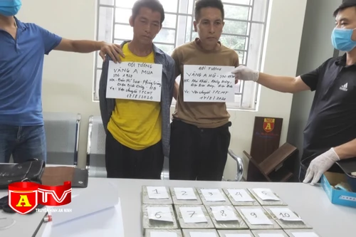 Khám phá vụ vận chuyển 15 bánh heroin bằng xe khách