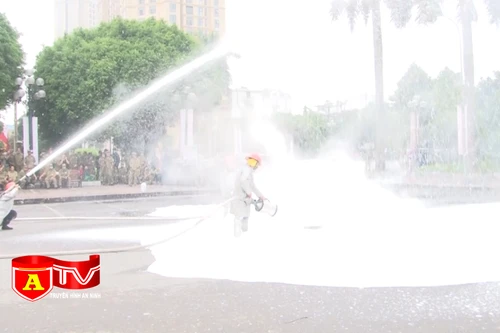 Sôi nổi ngày hội toàn dân PCCC quận Tây Hồ