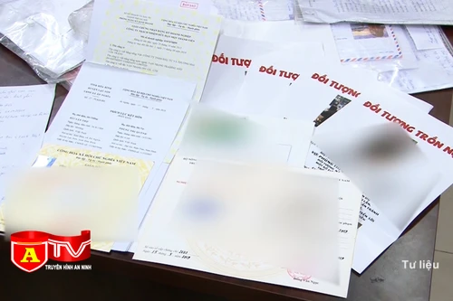 Lãi suất tín dụng đen trực tuyến lên tới 1.400%/năm