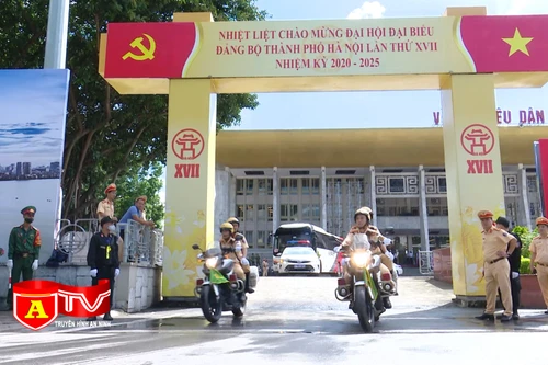 Phân luồng giao thông phục vụ Đại hội đại biểu lần thứ XVII Đảng bộ TP Hà Nội và Đại hội Đảng bộ Công an Trung ương lần thứ VII 