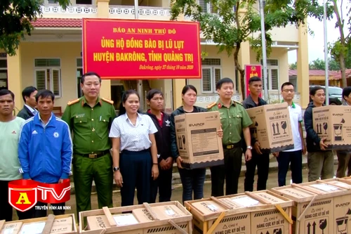 Báo An ninh Thủ đô chung tay cùng nhân dân huyện biên giới (Quảng Trị) khắc phục khó khăn do mưa lũ 