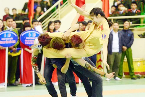 Điều chưa biết về nữ sinh cảnh sát giỏi võ