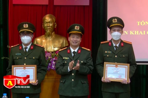 Thích ứng an toàn để hoàn thành nhiệm vụ chính trị được giao