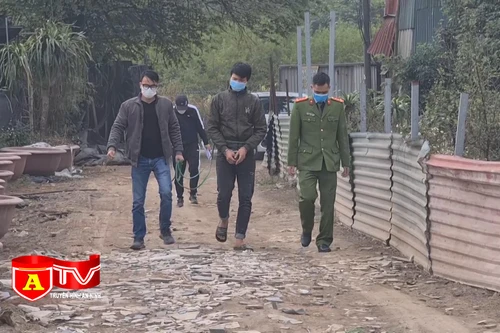 Giả làm khách rồi kề dao vào cổ lái xe taxi để cướp 500 nghìn đồng