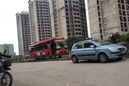 Hóa trang, mật phục ghi hình xử lý xe khách dừng đỗ trái phép