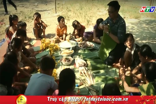 Những đứa trẻ xóm nghèo ở TP.HCM chưa biết Tết là gì