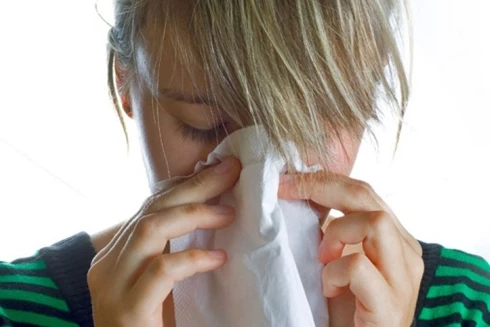 Phụ nữ bị cảm lạnh và cúm nặng hơn nam giới