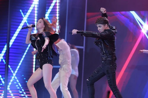 Hồ Ngọc Hà - Noo Phước Thịnh làm bùng nổ sân khấu, lấn áp "sao" Hàn