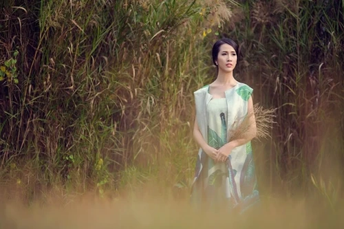 Phan Thị Mơ dịu dàng, cá tính với hình ảnh con gái Kinh Bắc