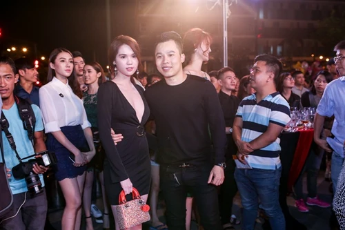 Ngọc Trinh đến cổ vũ cho "đàn em" Kỳ Hân tại buổi ra mắt phim "Điệp vụ chân dài" 