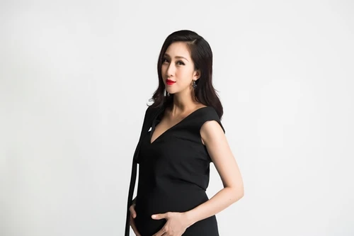 Lều Phương Anh làm album tặng con gái đầu lòng