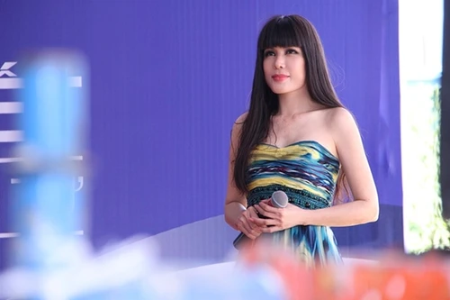 Ca sĩ hải ngoại Nhật Hạ bất ngờ trở lại vai trò MC