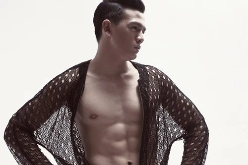 "Chàng thơ" của NTK Đỗ Mạnh Cường - Lê Xuân Tiền vẫn mạnh mẽ trong trang phục phi giới tính