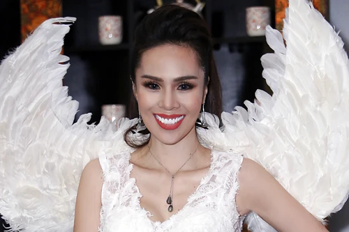 "Đêm từ tâm" đấu giá gần 100 triệu đồng tặng quà trẻ em vùng cao