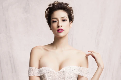 Lilly Nguyễn hoá thân "công chúa tuyết" khoe vẻ đẹp gợi cảm