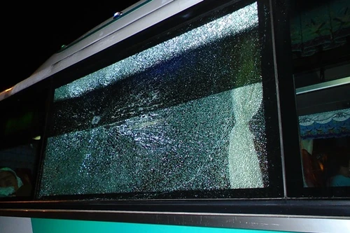 Tài xế "khiếp sợ" nạn ném đá trên đường cao tốc