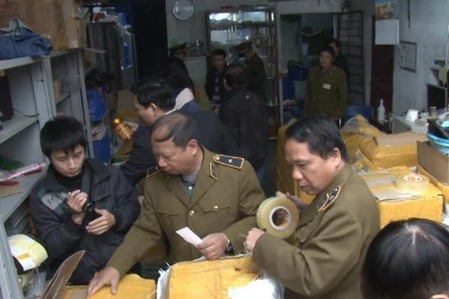 Phát hiện hàng nghìn sản phẩm mĩ phẩm không hóa đơn chứng từ