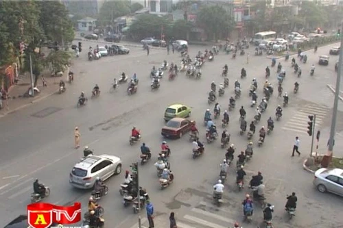 Giá xăng dầu giảm mạnh, một số DN vận tải vẫn chưa chịu giảm giá