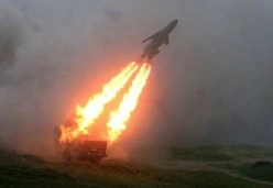 [ẢNH] Tên lửa diệt hạm khủng nhất Đông Nam Á mang một tấn thuốc nổ bay xa 500km