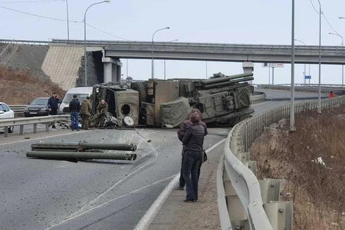 [ẢNH] Pantsir-S1 và T-72B liên tiếp "đo đất", điều gì đang xảy ra với Quân đội Nga?