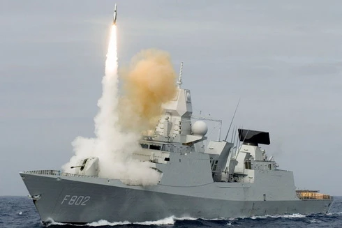 [ẢNH] Hải quân Indonesia vươn lên hàng đầu Đông Nam Á nhờ khu trục hạm cực mạnh?