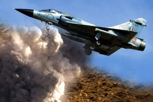 [ẢNH] Pakistan tung bằng chứng phi công Ấn Độ ném bom thông minh trượt... hàng trăm mét