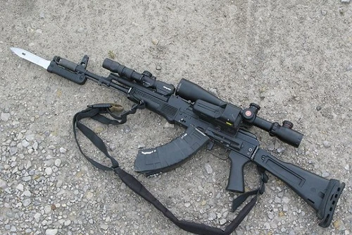 Ấn Độ mua hàng loạt súng trường tấn công AK-103 từ Nga